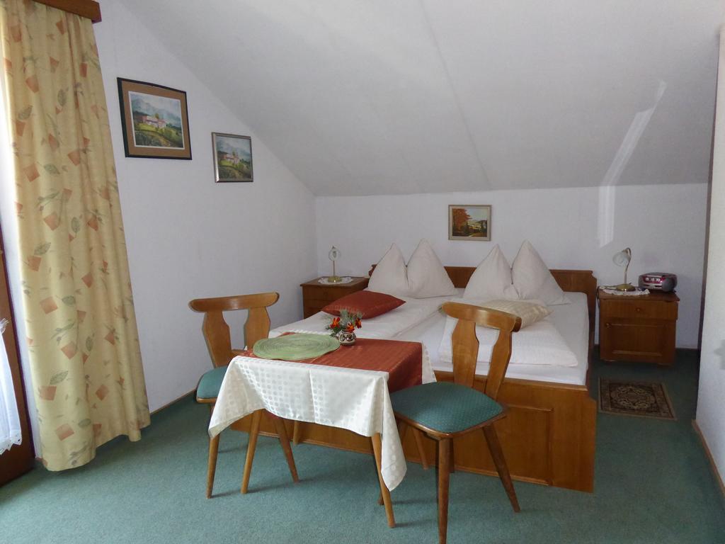 Pension Leyrer Kotschach-Mauthen Extérieur photo