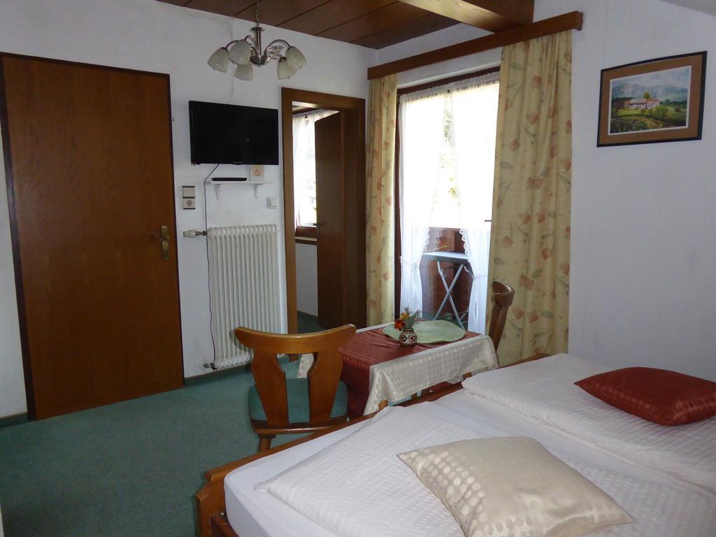 Pension Leyrer Kotschach-Mauthen Extérieur photo